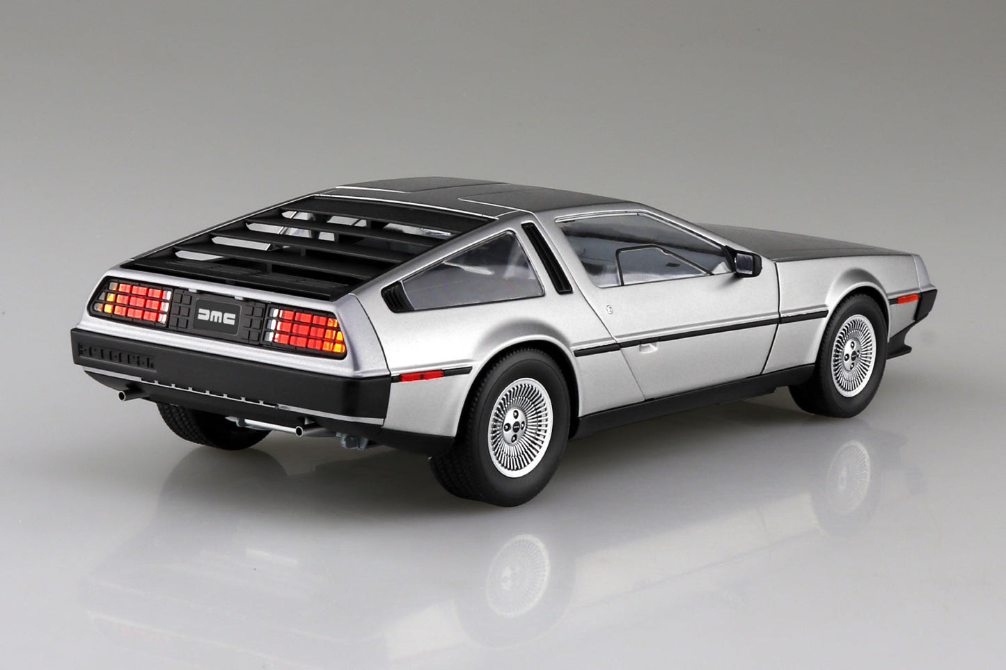 1982 DeLorean DMC-12 1:24 Scale Model Kit - MEGA POP COMICS