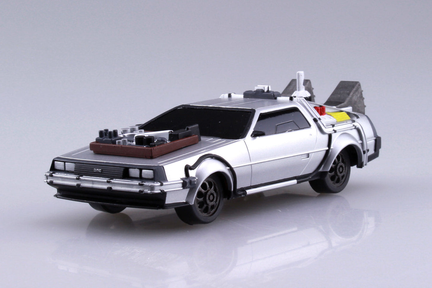 Back to the Future Part III pull-back DeLorean 1:43 scale plastic model kit - MEGA POP COMICS
