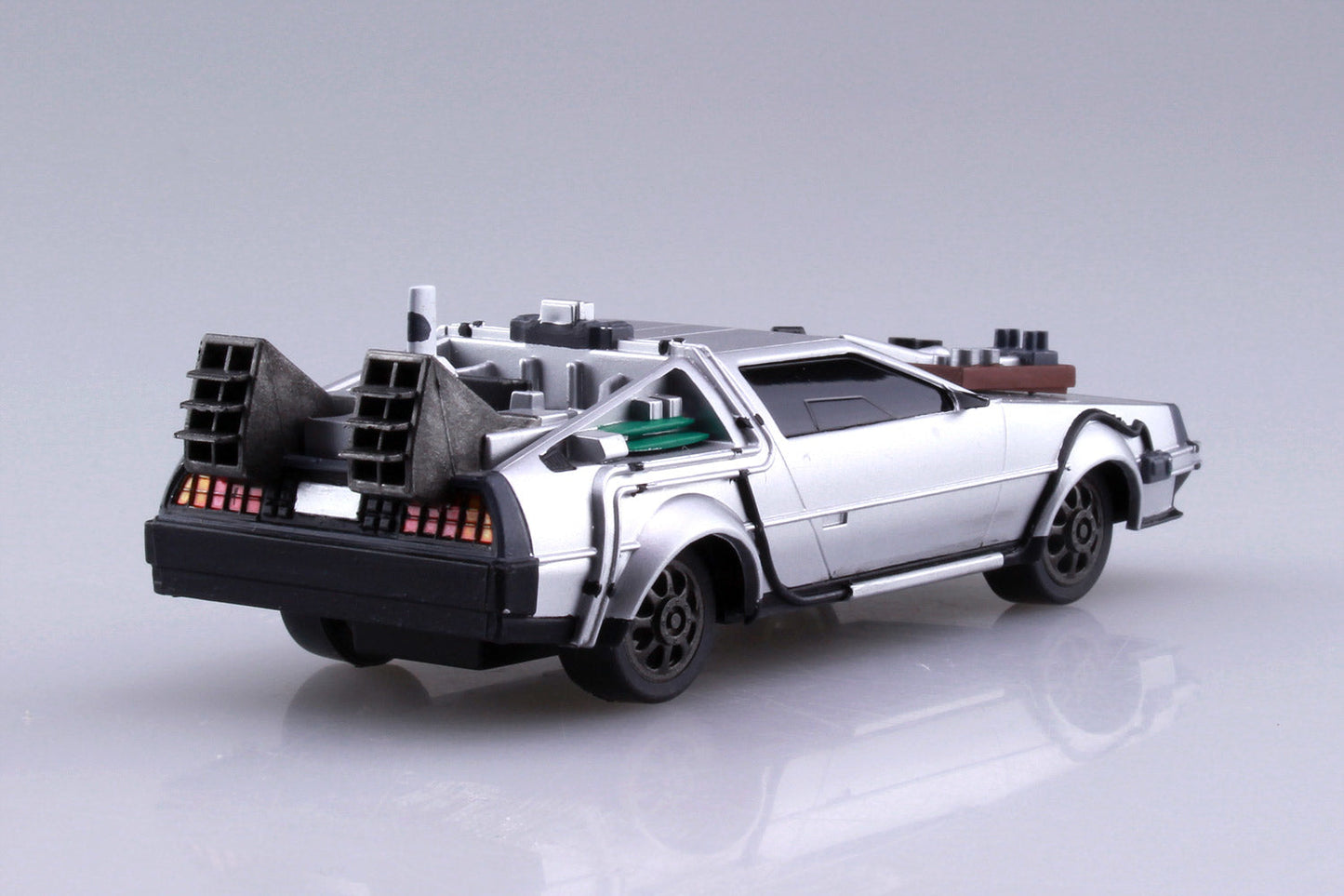 Back to the Future Part III pull-back DeLorean 1:43 scale plastic model kit - MEGA POP COMICS