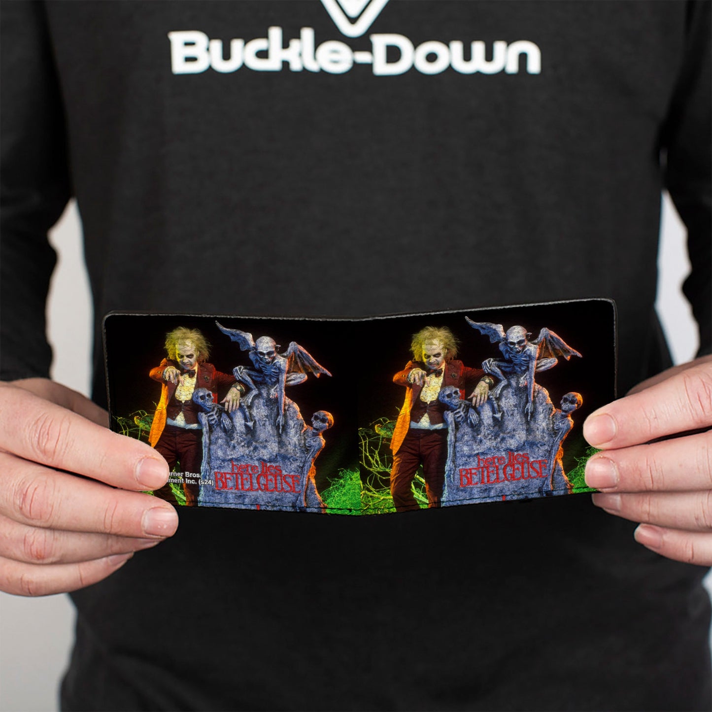 Bi-Fold Wallet - Beetlejuice HERE LIES BETELGEUSE Graveyard Pose - MEGA POP COMICS