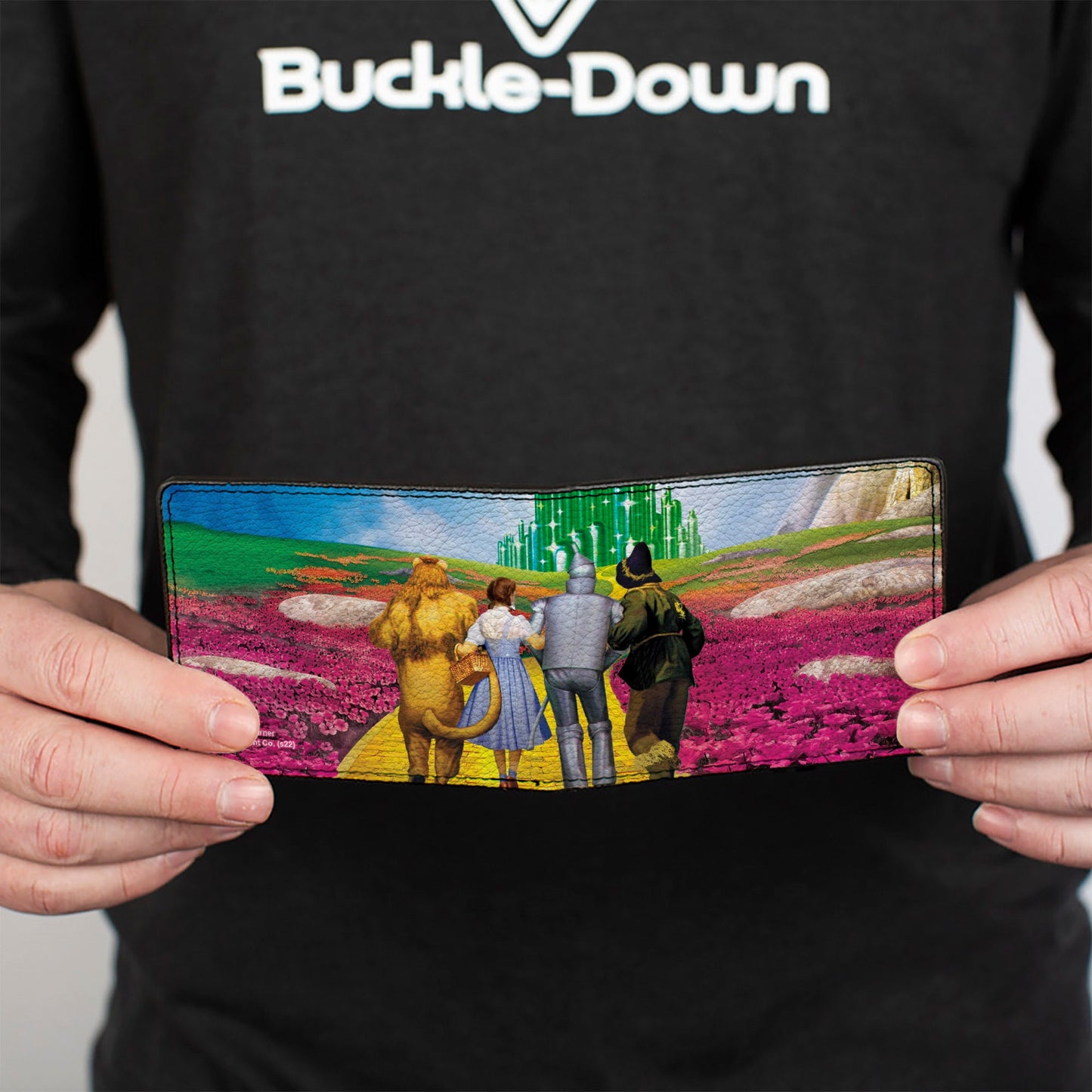 Bi-Fold Wallet - The Wizard of Oz Yellow Brick Road Poppy Field and Emerald City Scene - MEGA POP COMICS