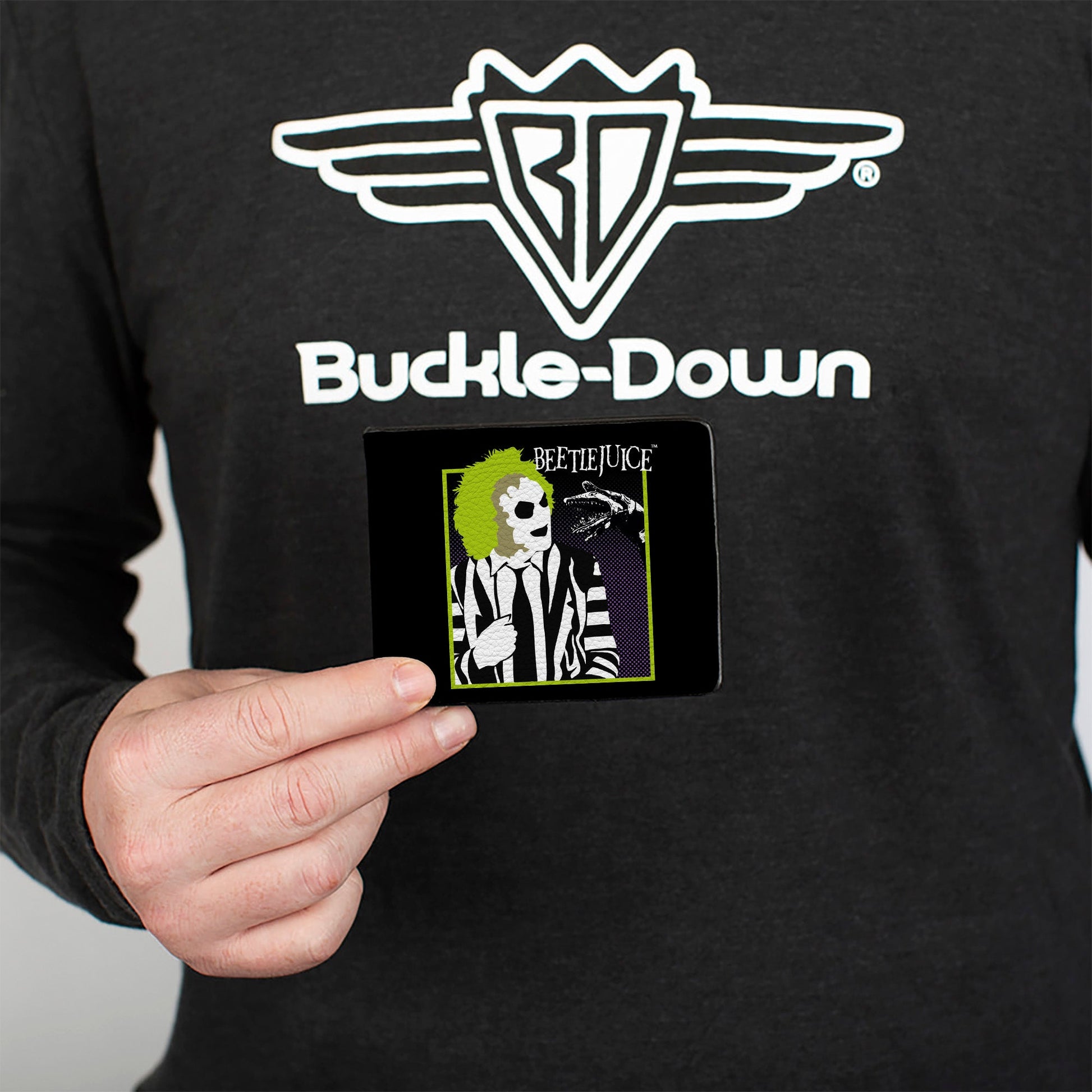 Bi-Fold Wallet - BEETLEJUICE and Sand Worm Pose with Title Logo' Black - MEGA POP COMICS 